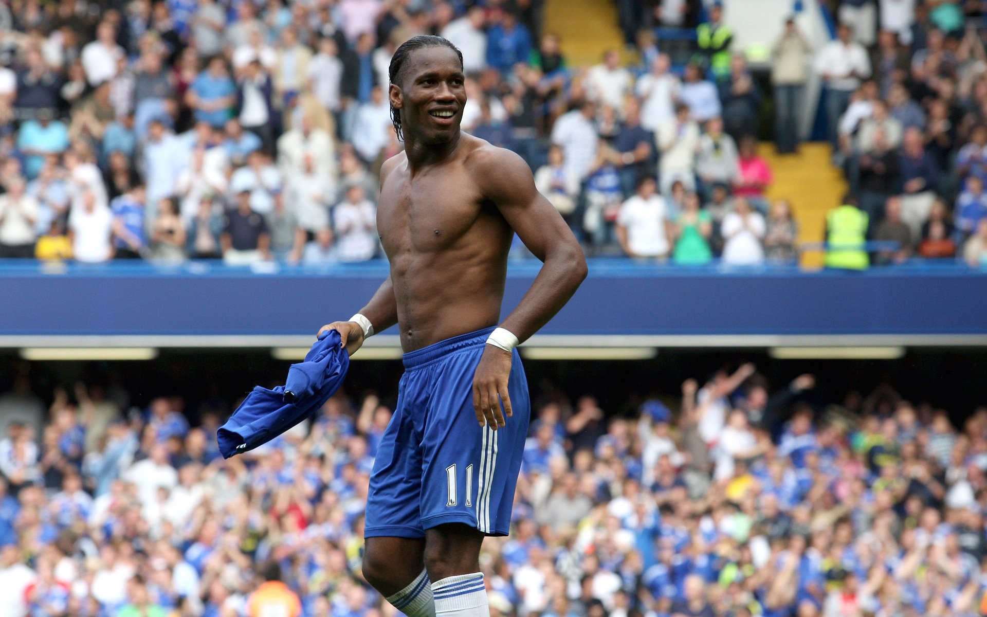 转会泡沫:高价引援是否造成未来风险?