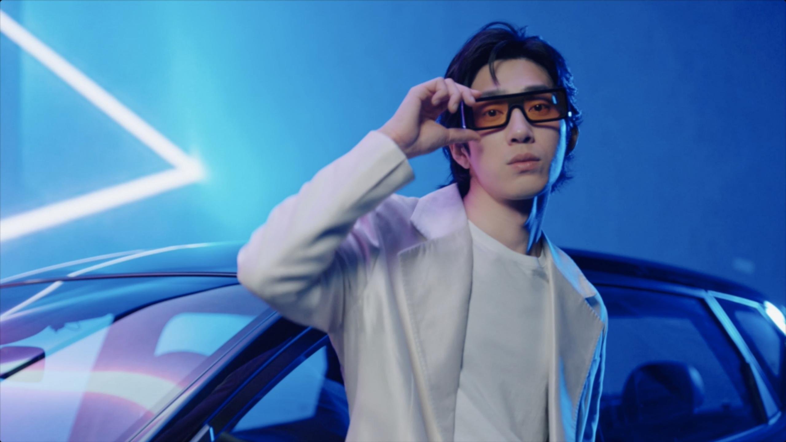 开云网站-网球新星崭露头角 年仅十六岁闯入八强，网球名星