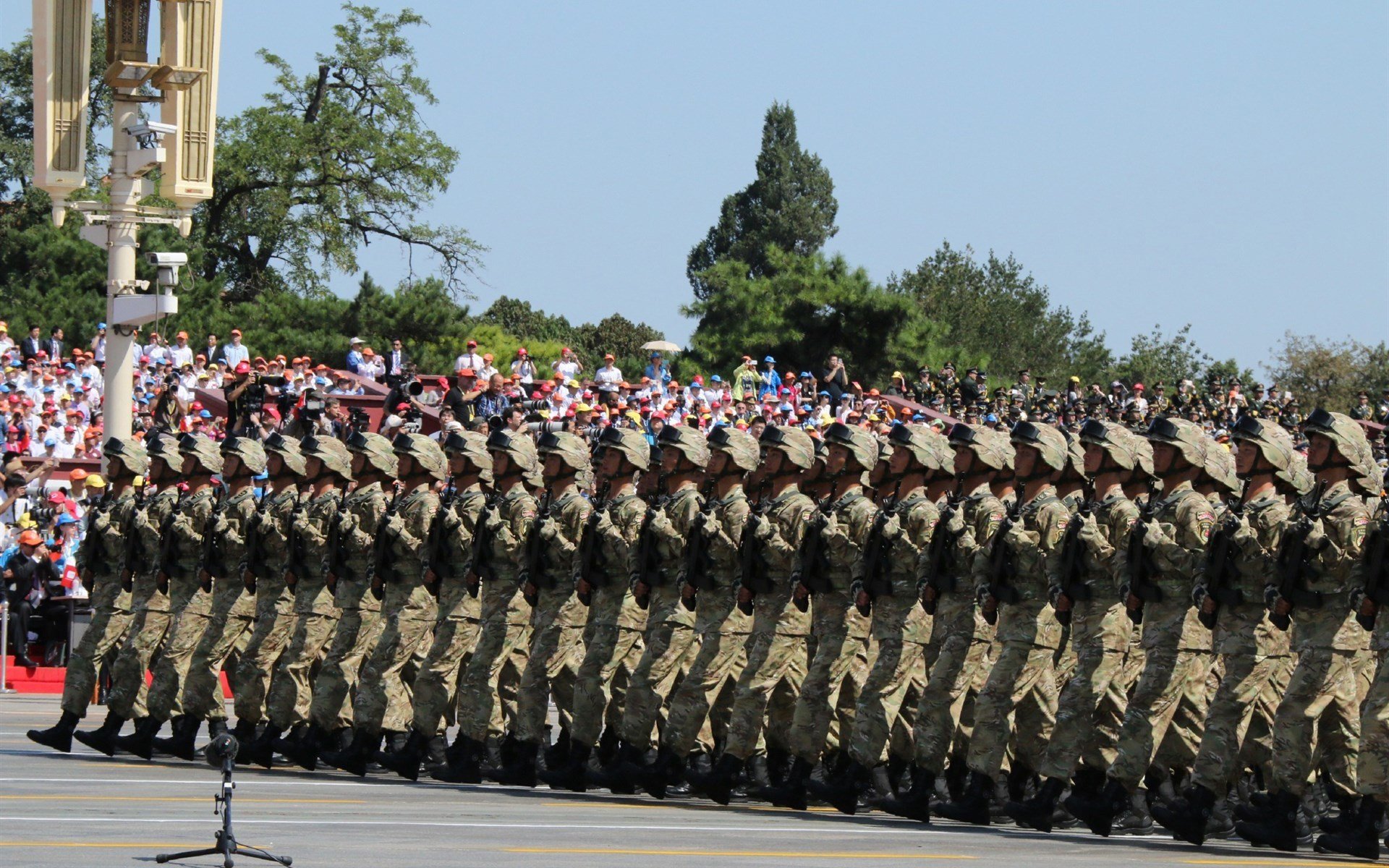 中国队稳步提升成绩赢得掌声,中国队的成绩